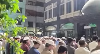 Emotional Taraweeh recitation by Imam Hafiz Shamsul Haque captivates the internet
